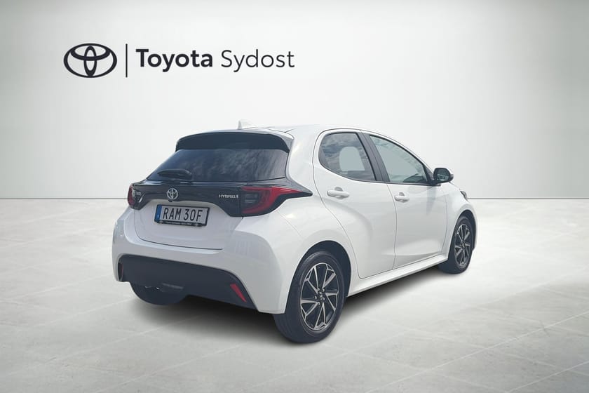Bild 3 av Toyota Yaris Hybrid 1,5 Active Plus 115 hk Automat, Farthållare, Keyless