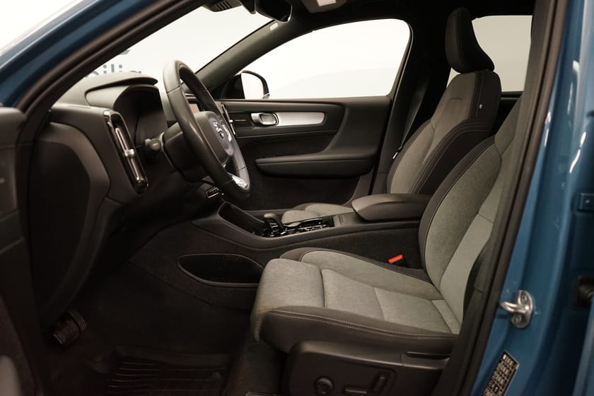 Bild 5 av Volvo XC40 B3 FWD Bensin Ultimate Dark, HarmanKardon PremiumSound, Taklucka, Navigation