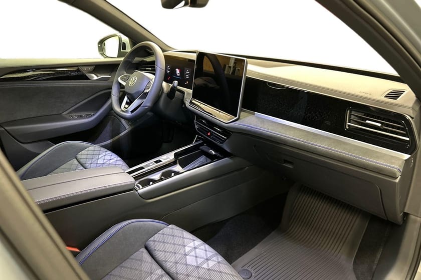 Bild 5 av Volkswagen Passat Variant eHybrid 272 DSG6 R-LINE Automat Drag-Värmepaket