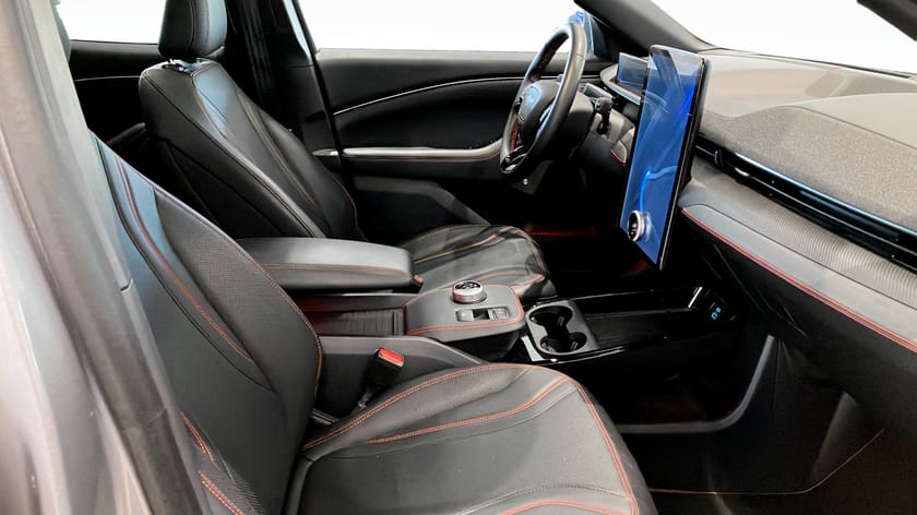 Bild 3 av Ford Mustang Mach-E Standard Range AWD SR Teknikpaket - PL 4995 kr/mån
