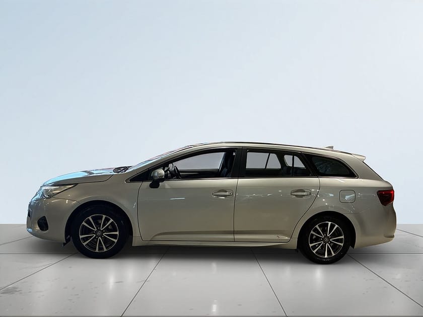 Bild 4 av Toyota Avensis Kombi 1.8 Active Dragkrok Backkamera Mvärmare S&V-däck
