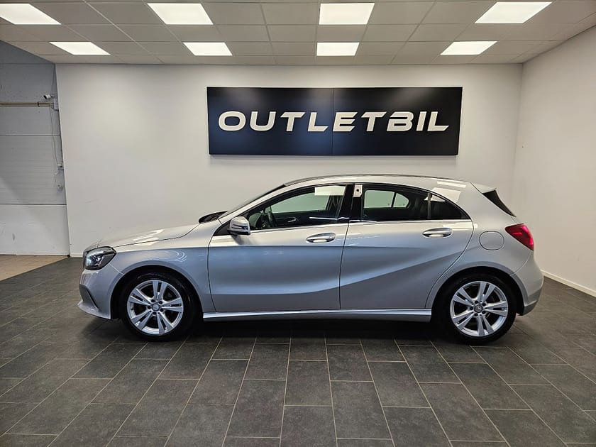 Bild 2 av Mercedes-Benz A 180 d 109hk Automat 7G-DCT Urban Line Backkamera