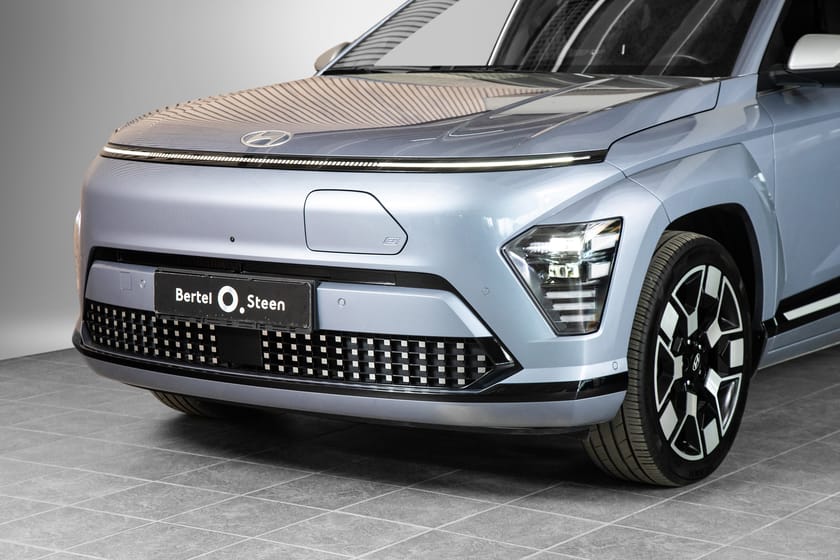 Bilde 2 av Hyundai Kona Electric Long Range Range. Hengerfeste og takstaiv.
