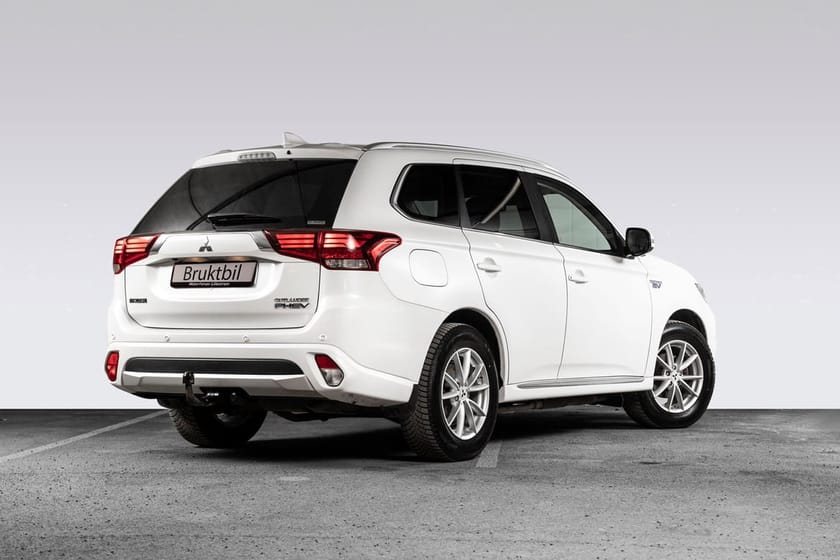 Bilde 2 av Mitsubishi Outlander PHEV Instyle+ | Hengerfeste | Skinn | DAB | Navi | Norsk