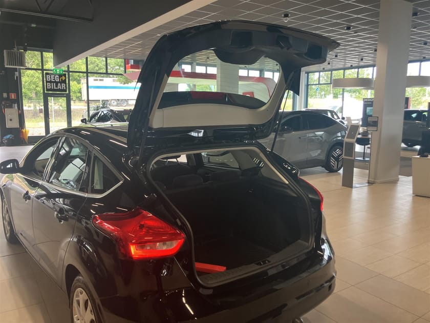 Bild 4 av Ford Focus Drag, Elhissar Fram Bak, Backkamera, El-Framruta, Friktionsdäck