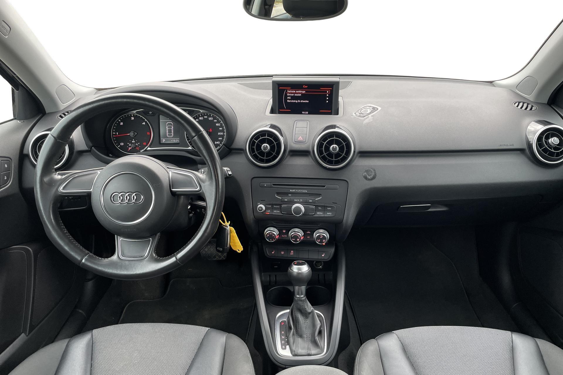 Audi A1 1.6 TDI 2012, bild 7/10
