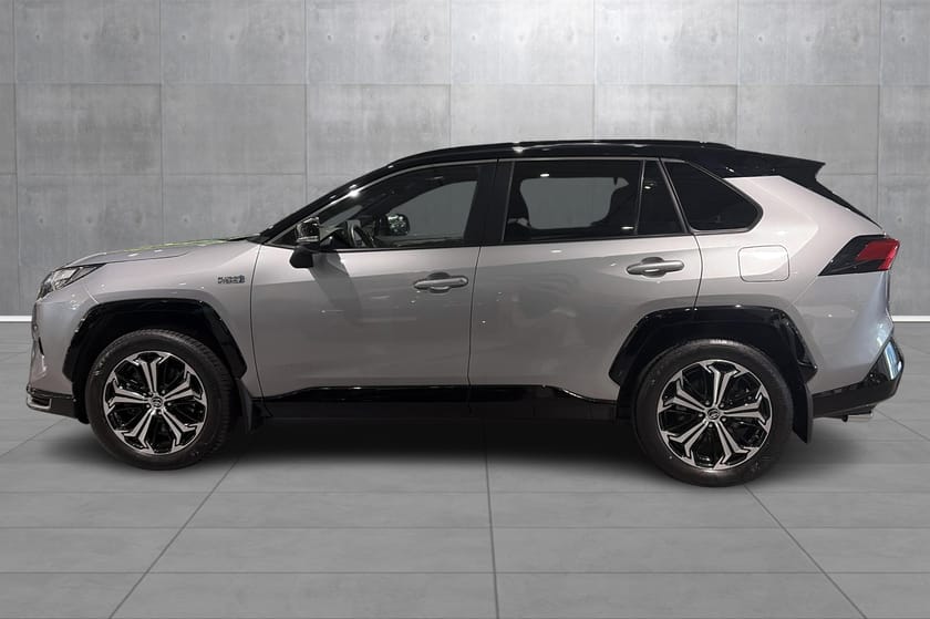 Bilde 2 av Toyota RAV4 Plug-in Hybrid AWD Executive Bitone Panorama, facelift h-feste,skinn