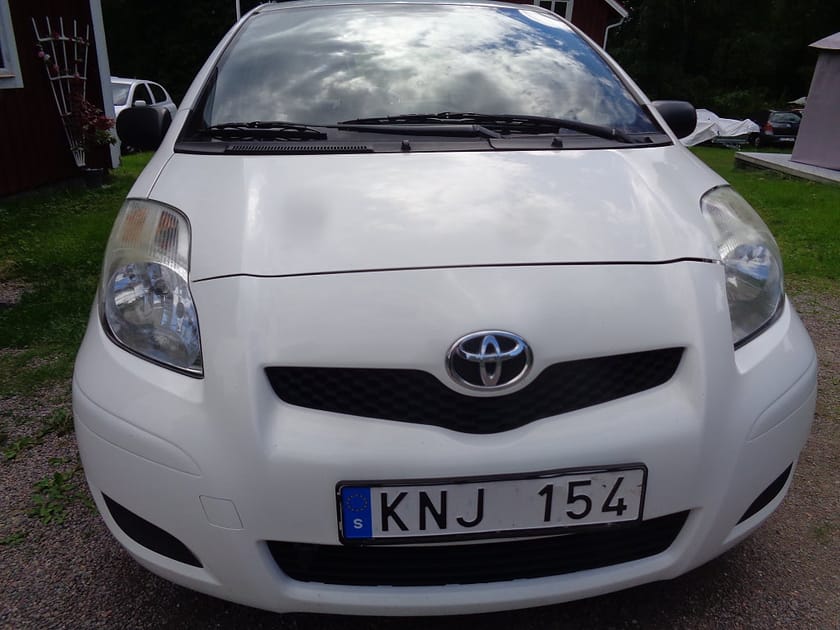 Bild 3 av Toyota Yaris 5-D 1.4 D-4D NYBES U.A./NYSERVAD/FÖRBR 0,42/90 HK/6-VXL