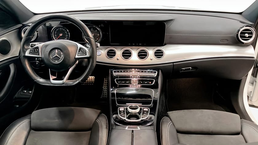 Bild 4 av Mercedes-Benz E 220 T d 4MATIC 9G-Tronic, 194hk, |AMG-Line|Backk|Pano|Drag