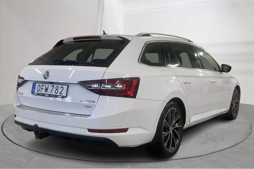 Bild 3 av Škoda Superb Kombi 2.0 TDI 4x4 (190hk) L&K Läder Canton