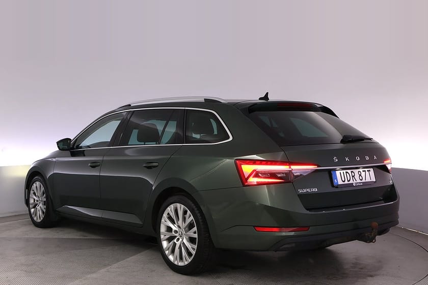 Bild 4 av Škoda Superb iV Kombi Skoda Business Adv Edition Läder Elstol Drag