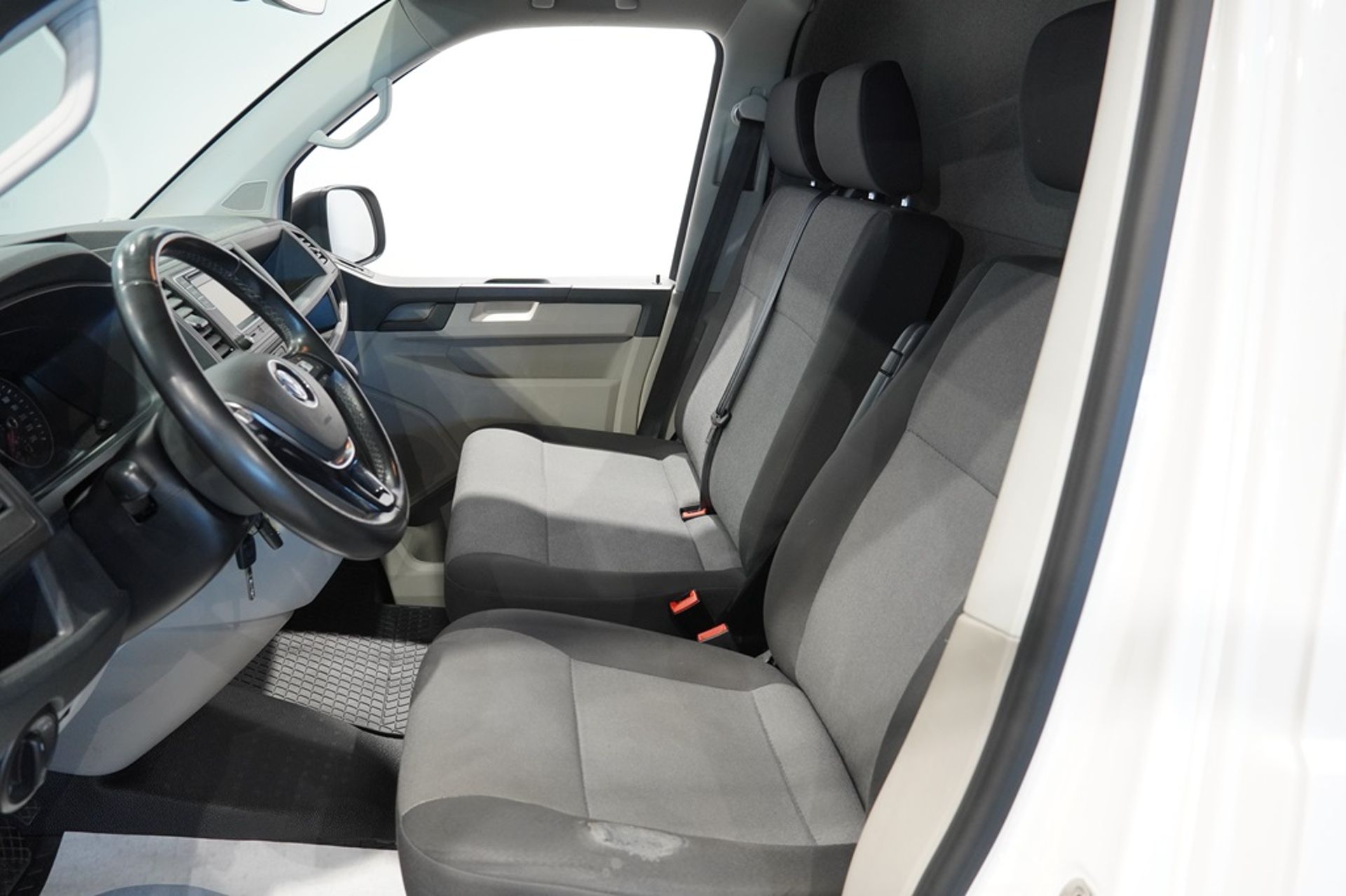 Volkswagen Transporter 2019, bild 6/6