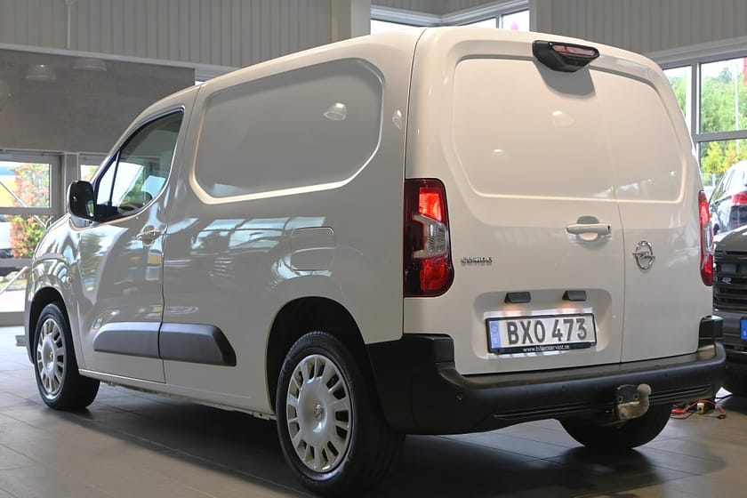 Bild 3 av Opel Combo Cargo IP 1.5 BlueHDi 130 EAT V-inredd Drag
