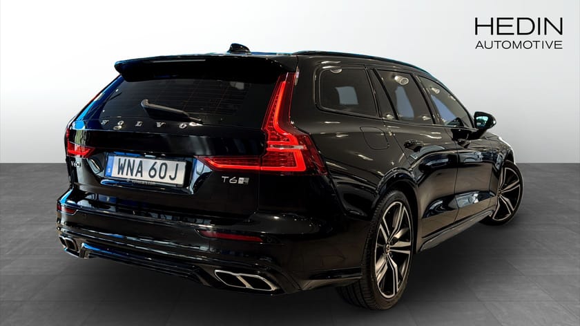 Bild 2 av Volvo V60 Recharge T6 AWD R-Design 340hk Stylingpaket H&K Panorama