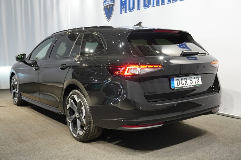 Bild 3 av Škoda Superb iV Kombi SPORTLINE 1,5 TSI 204 HK