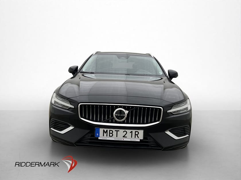 Bild 2 av Volvo V60 Recharge T6 AWD Core Bright Värmare Dragkrok 360°