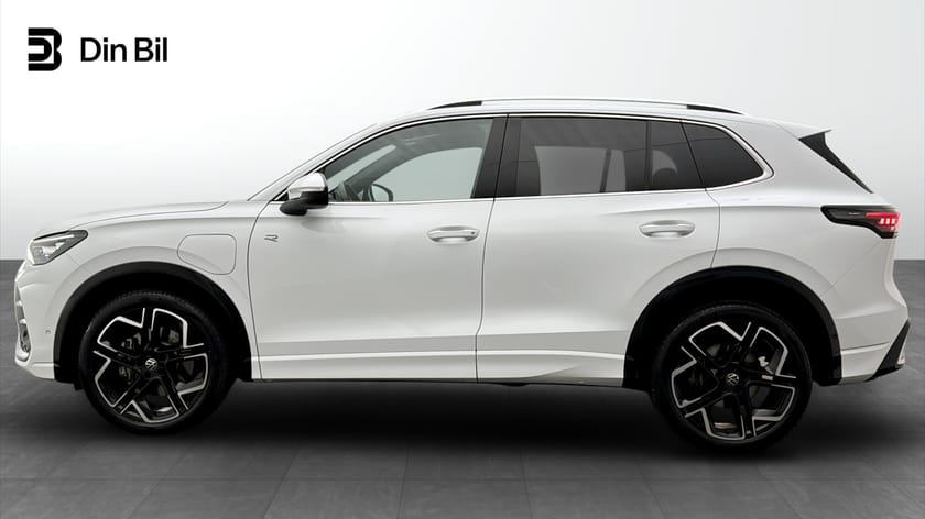 Bild 2 av Volkswagen Tiguan eHybrid DSG R-Line Drag Backkamera Keyless