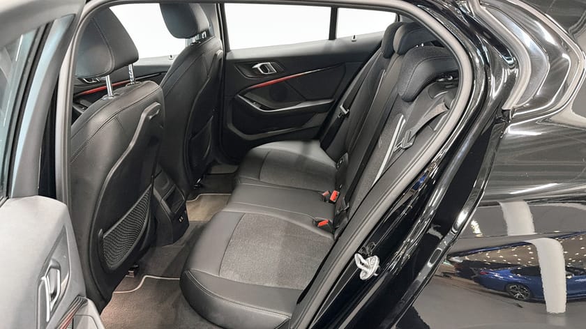 Bild 5 av BMW 118i 5-d Sport Line Rattvärme