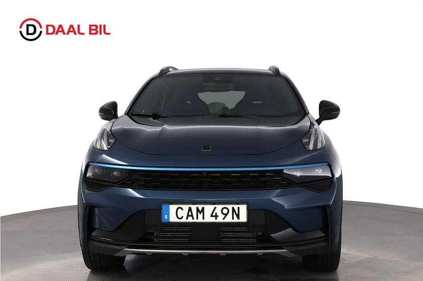 Bild 2 av Lynk & Co 01 PHEV DCT 261HK 17,6kWh INFINITY® PANORAMA 3D-VIEW NFC