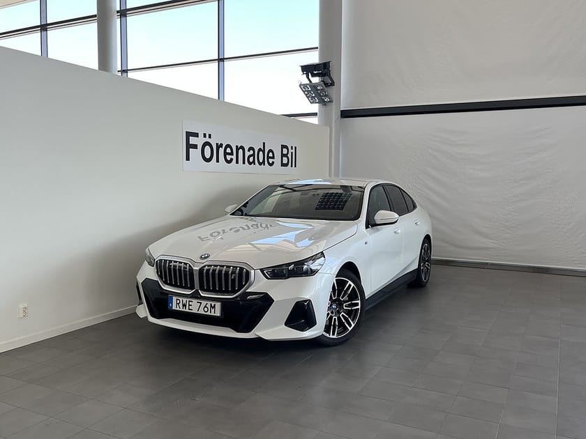 Bild 1 av BMW i5 eDrive40 Sedan M Sport Drag Rattvärme Drive/Park Assist