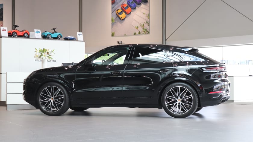 Bild 4 av Porsche Cayenne E-Hybrid Coupé Black Edition / Drag / Soft Close / BOSE