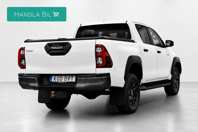 Bild 5 av Toyota Hilux Dubbelhytt 2.8 4WD Invincible Drag B-kam Navi JBL Skinn Moms 204hk