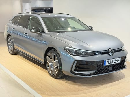 Volkswagen Passat Variant eHybrid 1.5TSI R-Line Dragkrok Värmepump | DEMO