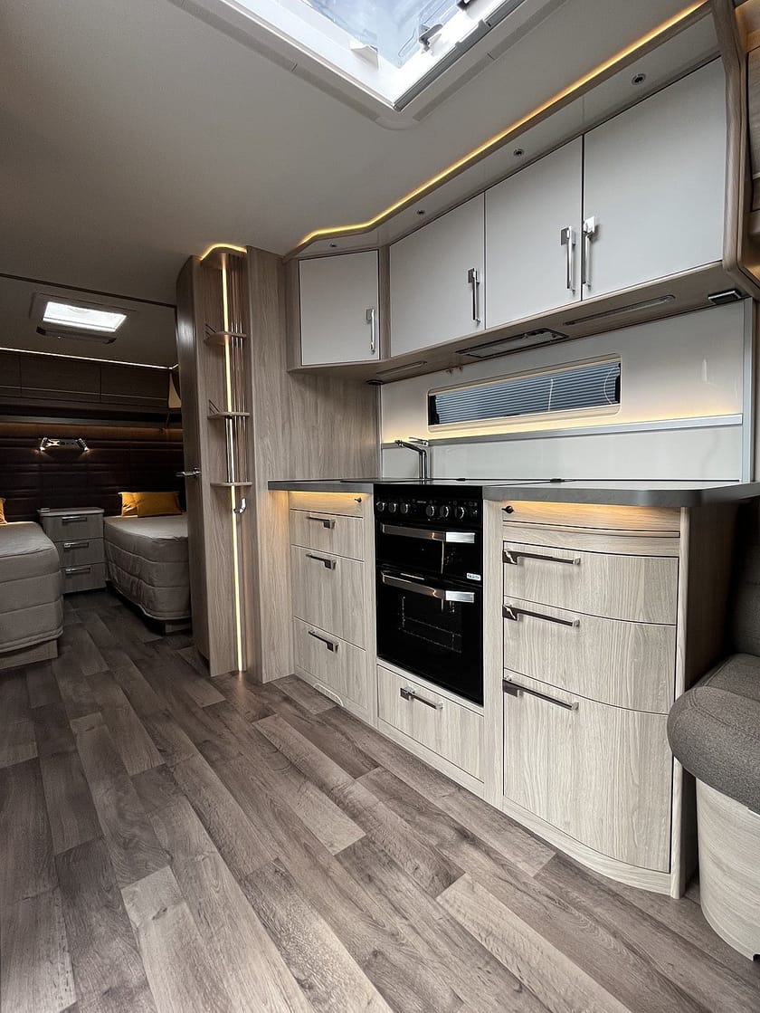 Bild 5 av Kabe Trailer Royal 630 GLE KS B2 *Långbäddar* uttagen 2022