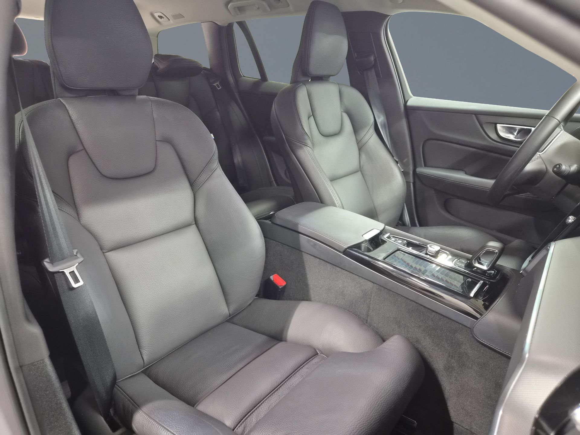 Volvo V60 T6 Plus Dark Nordic Edition 2026, bild 7/10