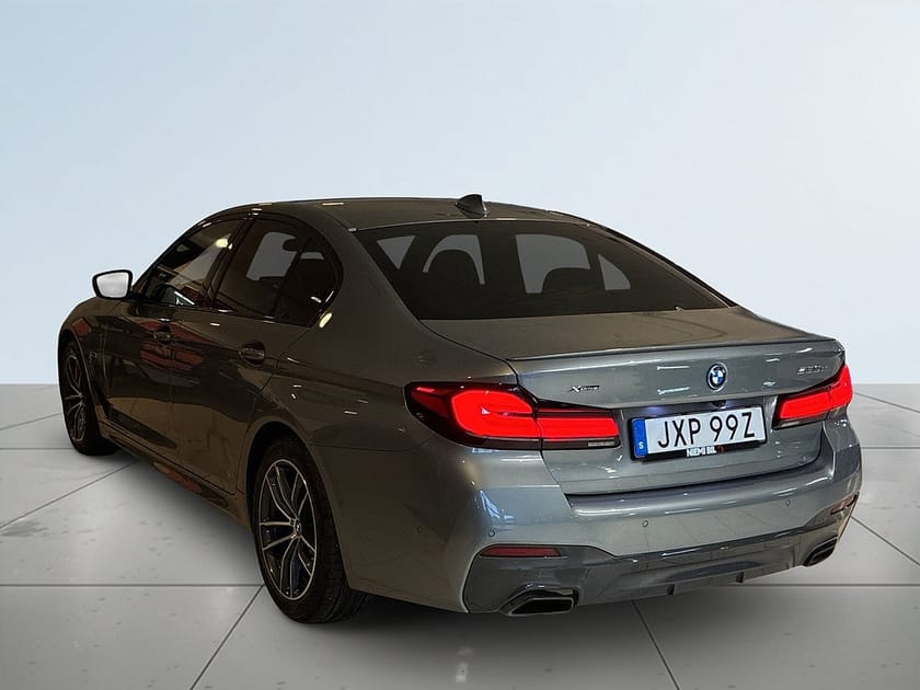 Bild 5 av BMW 530e xDrive Sedan M Sport MOMS Drag Pvärme B-kamera S&V-däck