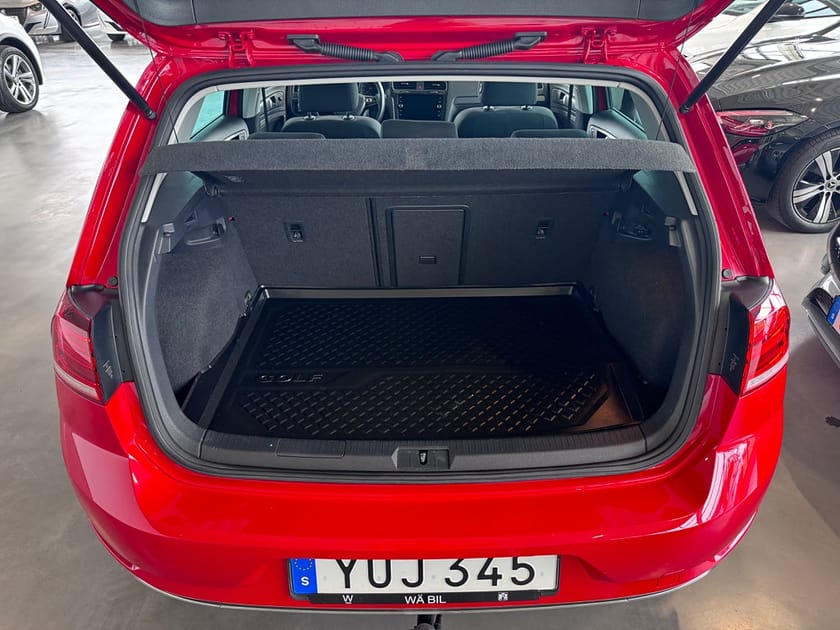 Bild 5 av Volkswagen Golf 5-dörrar 1.0 TSI | Base | Drag | Taklucka | Backkamera
