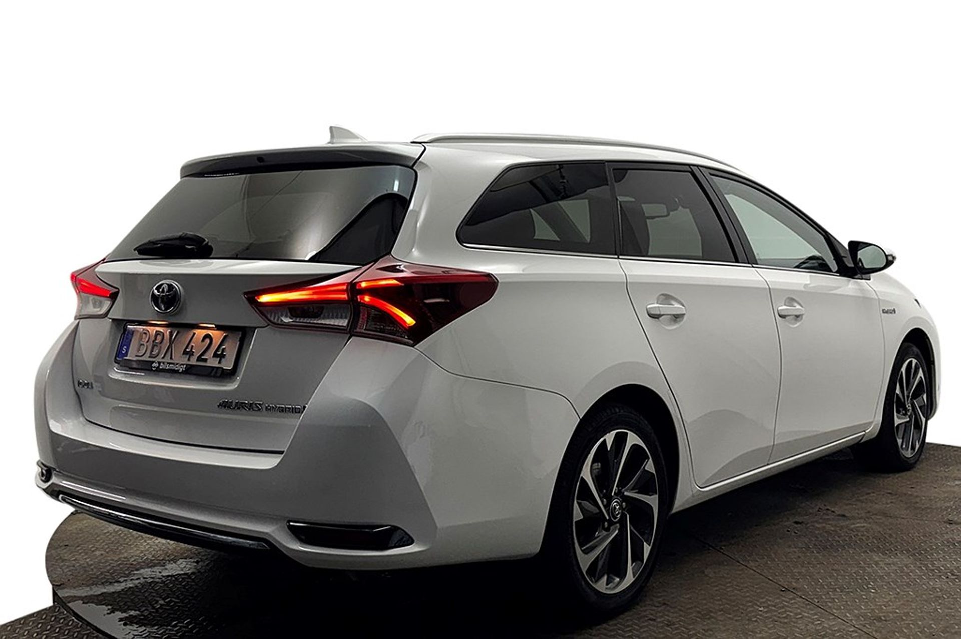 Toyota Auris 2016, photo 6/10