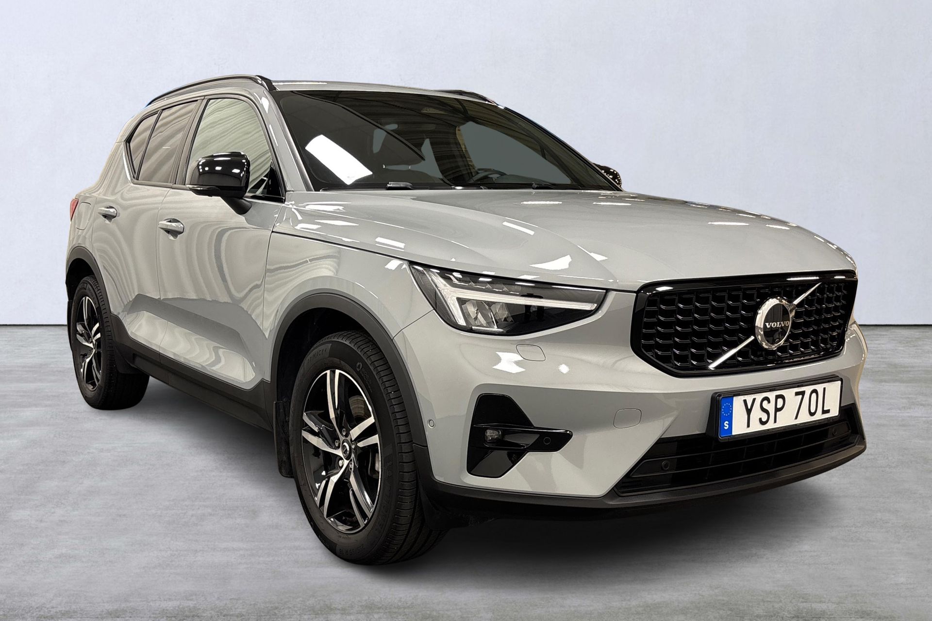 Volvo XC40 B3 FWD Bensin Plus Dark 2025, bild 6/10