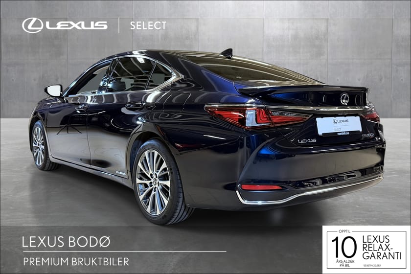 Bilde 3 av Lexus ES 300h Executive Tech| LAV KM| Mark Levinson| Rattvarme