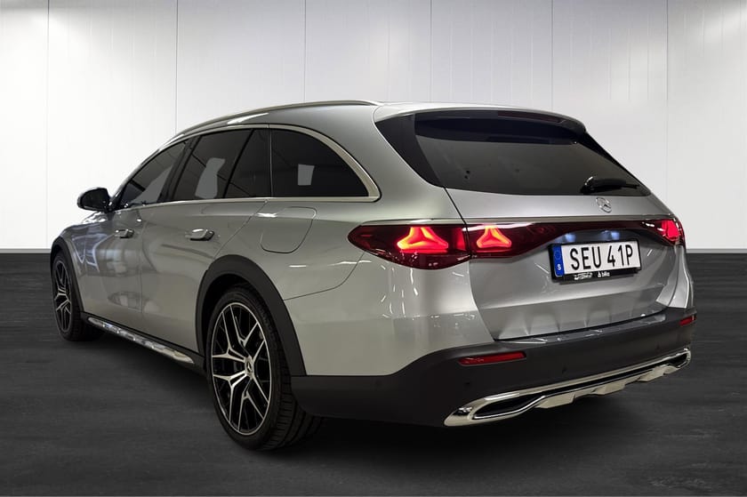 Bild 4 av Mercedes-Benz E 300 d e 4MATIC All-Terrain HeadUp/Pano/Drag/MOMS