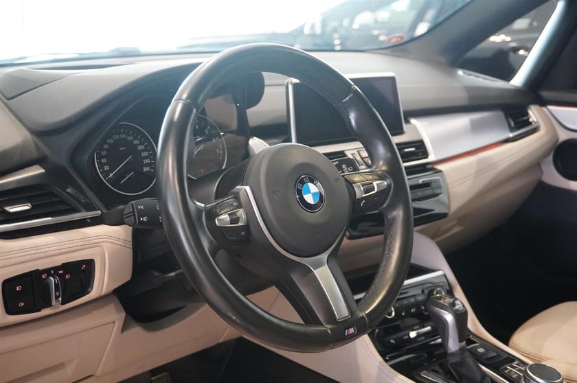 Bild 2 av BMW 225xe Active Tourer M-Sport Läder Keyless HiFi HUD