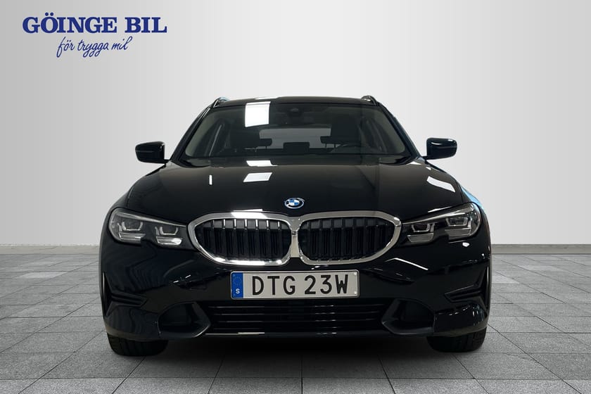 Bild 3 av BMW 330e xDrive Touring Dragkrok/ Navigation/ Shadow Line