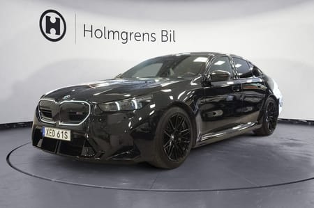 BMW M5 Sedan Keramiska Bromsar B W Head-Up