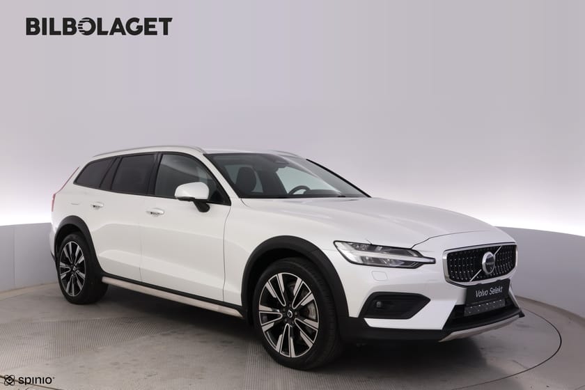 Bild 1 av Volvo V60 Cross Country B4 AWD Diesel Plus 360 H/K DRAG