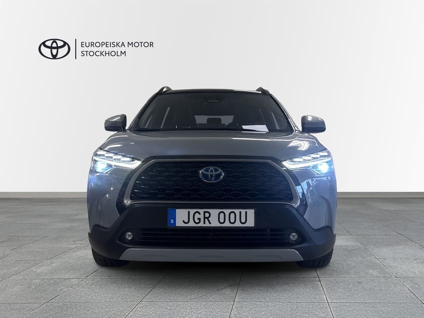 Bild 5 av Toyota Corolla Cross Hybrid AWD-i 2,0 HSD / Executive JBL Pano / Dragkrok / Vinterhjul / AU-Garanti