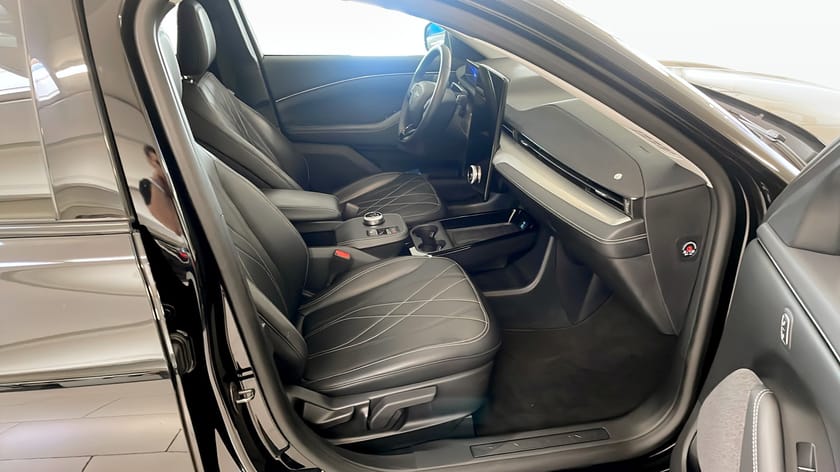 Bild 3 av Ford Mustang Mach-E Long Range 294Hk / Bang Olufsen / 360° / CarPlay