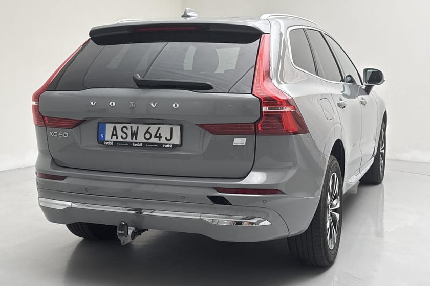Bild 3 av Volvo XC60 T6 AWD Recharge (350hk) Core Bright Pano Drag