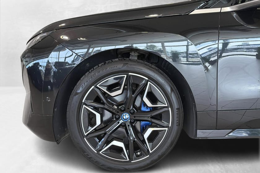 Bilde 3 av BMW iX xDrive40 Fully Charged Sport ACC KROK DAB HUD 360