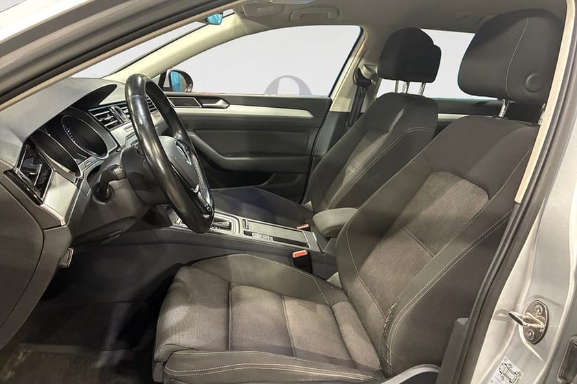 Bild 3 av Volkswagen Passat Sportscombi SC 2.0 TDI 150 HK DSG B-KAMERA DRAG D-VÄRM KAMREM BYTT