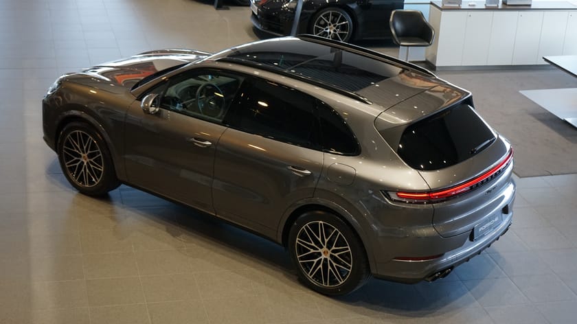 Bild 3 av Porsche Cayenne E-Hybrid Black Edition