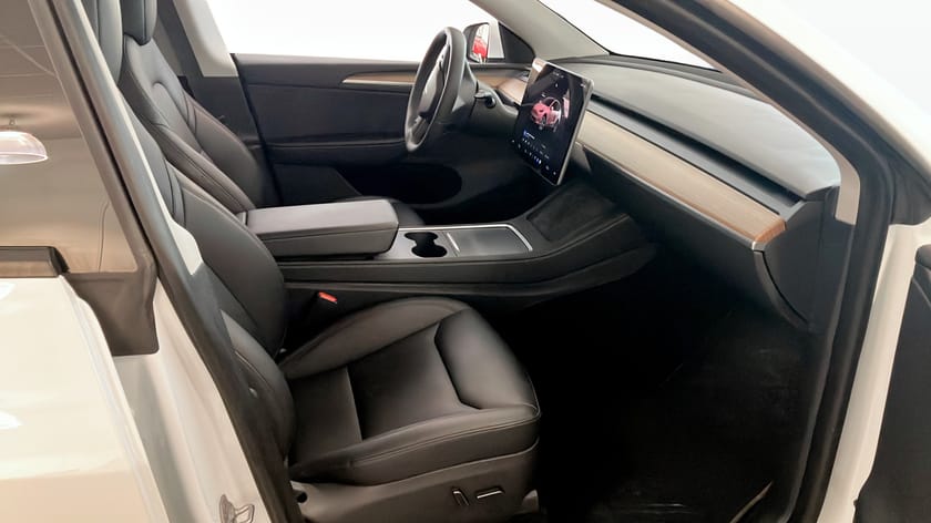 Bild 3 av Tesla Model Y Long Range AWD 514HK DRAG KAMERA PANO NAVI MOMS