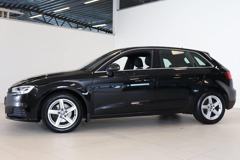 Bild 3 av Audi A3 Sportback 30 TFSI 116HK S Tronic Proline Värmare