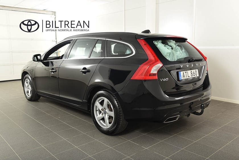 Bild 2 av Volvo V60 D4 AWD Momentum Drag D-värm V-Hjul