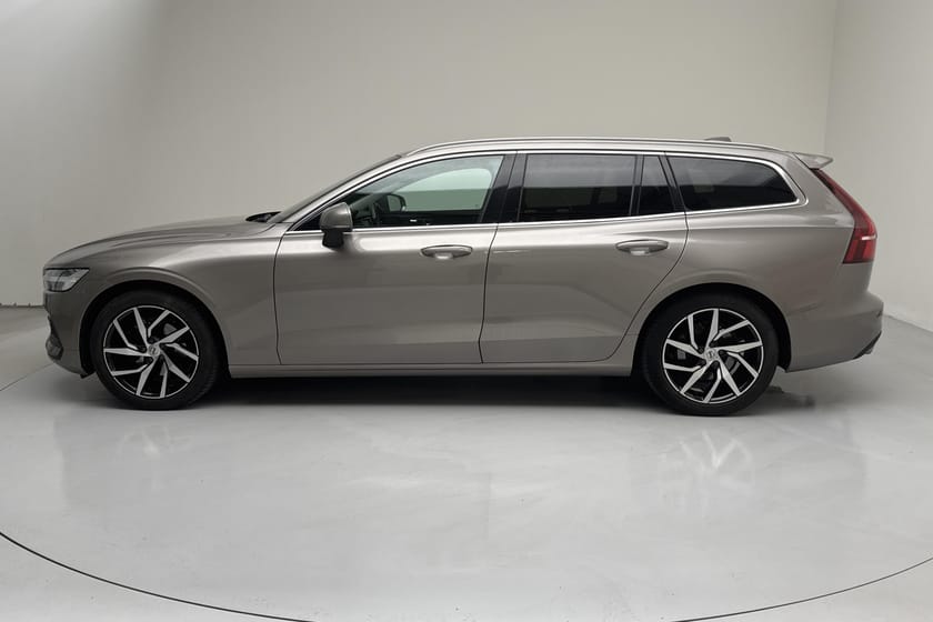 Bild 2 av Volvo V60 D4 AWD 190hk Momentum Pro Edition Drag Värmare
