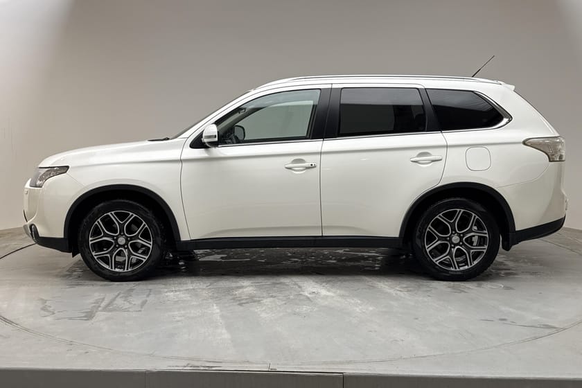 Bild 2 av Mitsubishi Outlander 2.2 Di-D 4WD (150hk) Business 7-sits